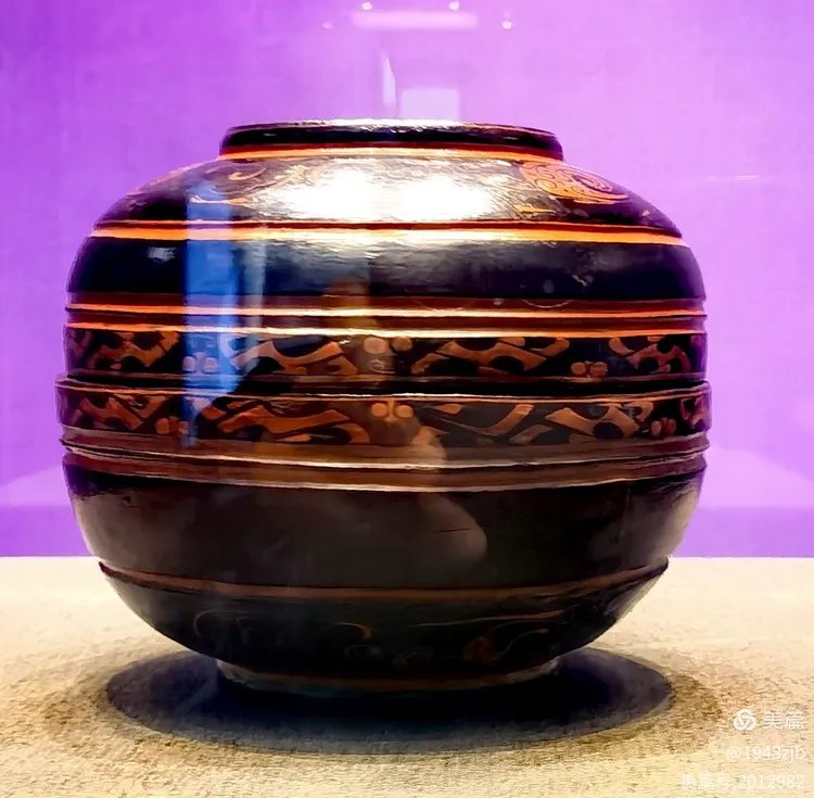 重要的藏品:鸟鱼纹彩绘漆盂重要藏品:秦代夔纹青铜镜重要的藏品:东汉